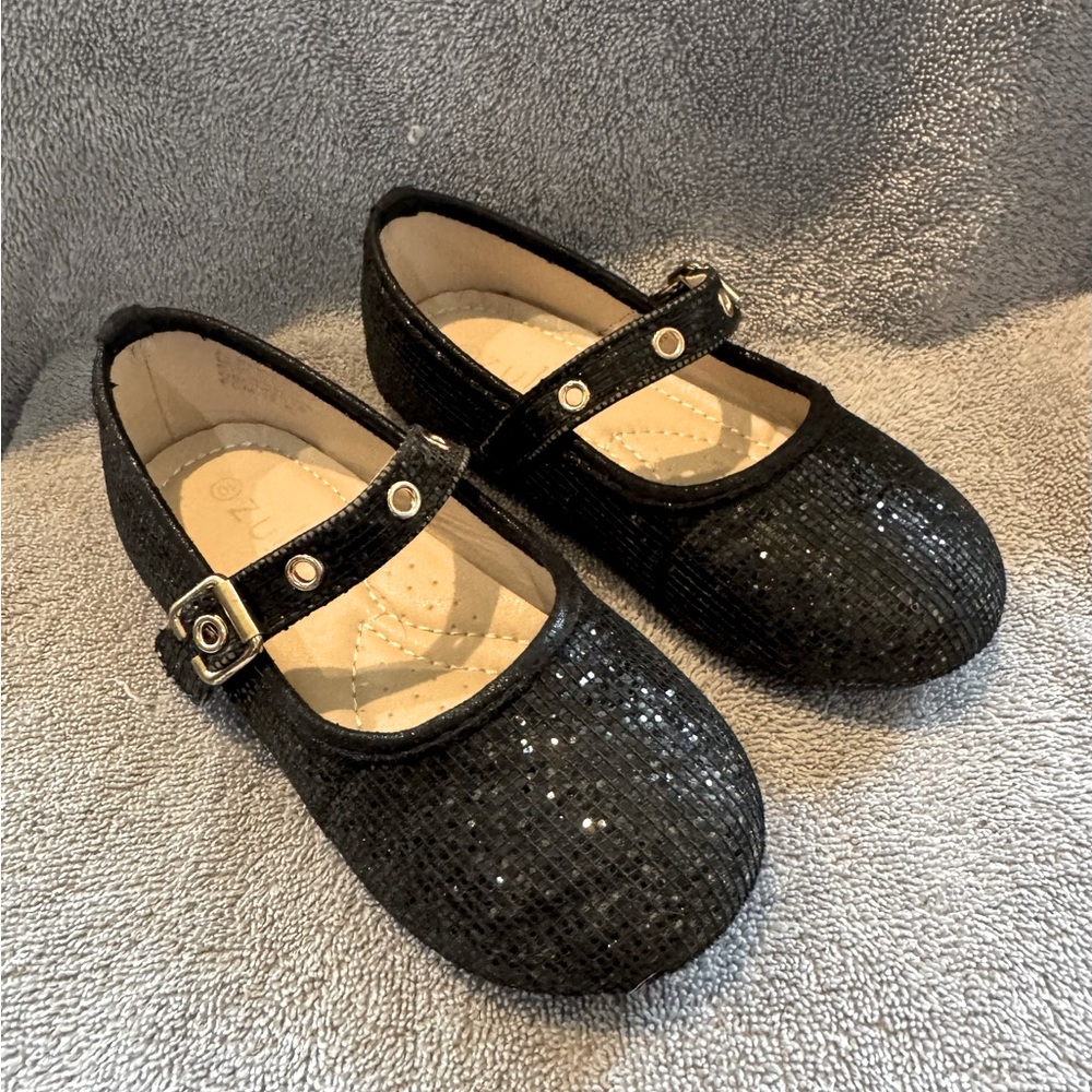 Toddler girl sparkle dress shoe with foam insole size 10